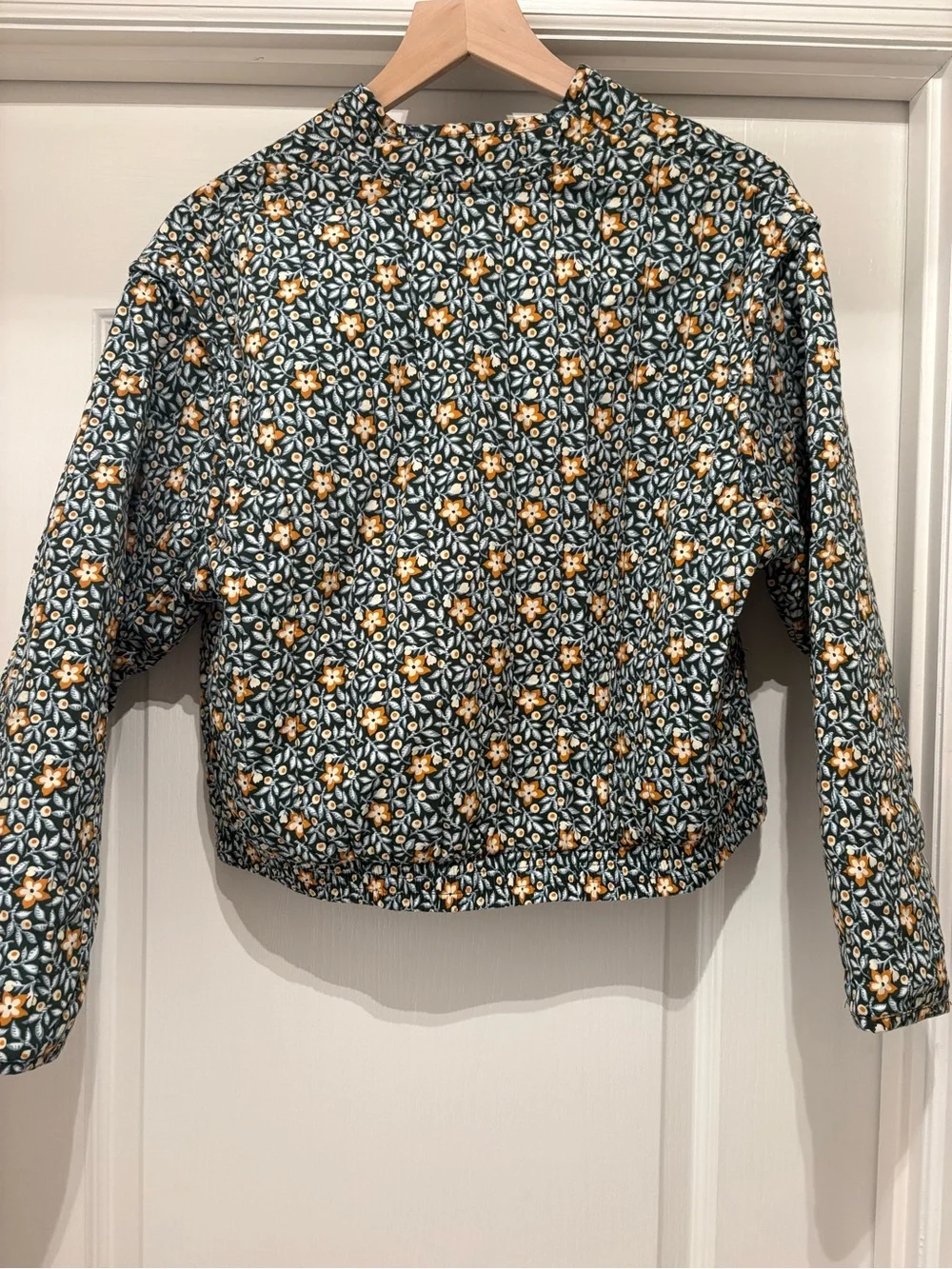 Women’s Universal Thread quilted floral jacket size M